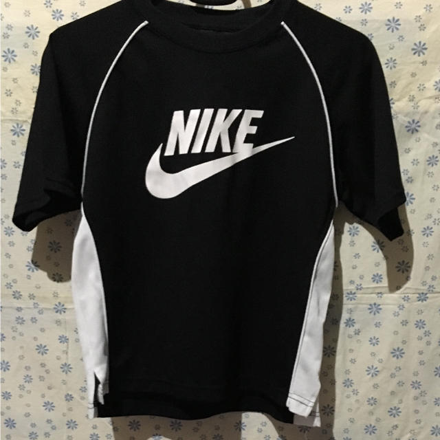 NIKE(ナイキ)のナイキ✴︎キッズTシャツ130 キッズ/ベビー/マタニティのキッズ服男の子用(90cm~)(Tシャツ/カットソー)の商品写真