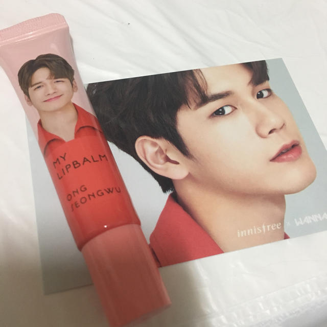 Innisfree(イニスフリー)のWANNAONEリップバーム ソンウ エンタメ/ホビーのタレントグッズ(アイドルグッズ)の商品写真