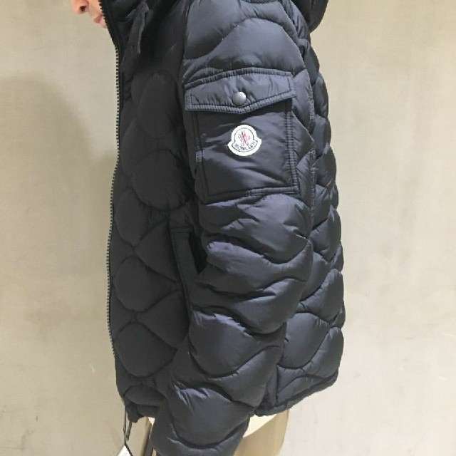 MONCLER(モンクレール)の専用 メンズのジャケット/アウター(ダウンジャケット)の商品写真