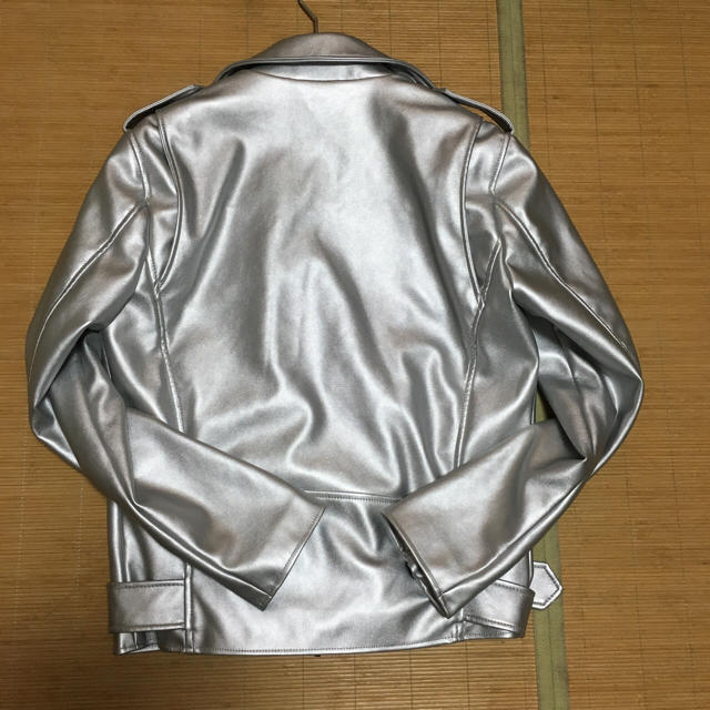 ZARA(ザラ)のzara シルバーライダースジャケット メンズのジャケット/アウター(ライダースジャケット)の商品写真