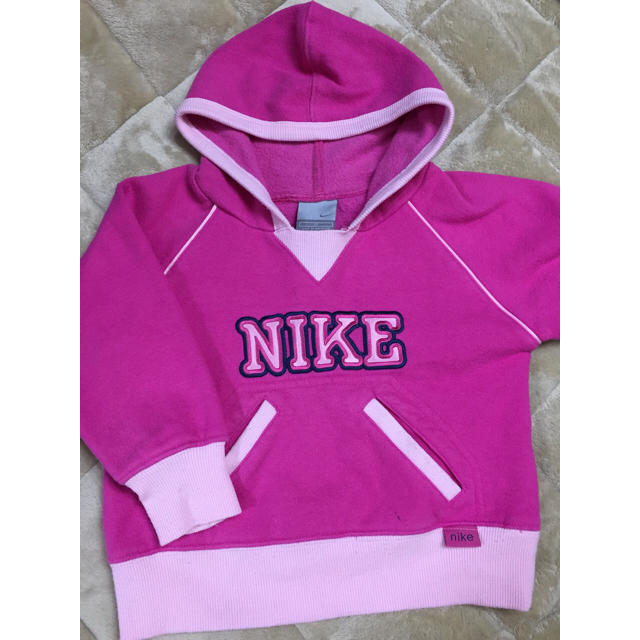 NIKE(ナイキ)の☆かわいい☆ナイキトレーナー  ピンク キッズ/ベビー/マタニティのキッズ服女の子用(90cm~)(その他)の商品写真