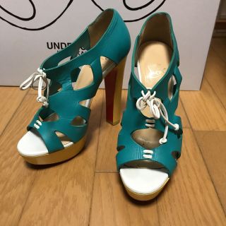 クリスチャンルブタン(Christian Louboutin)の国内正規品 クリスチャンルブタン  ヒールシューズ 35 1/2(ハイヒール/パンプス)