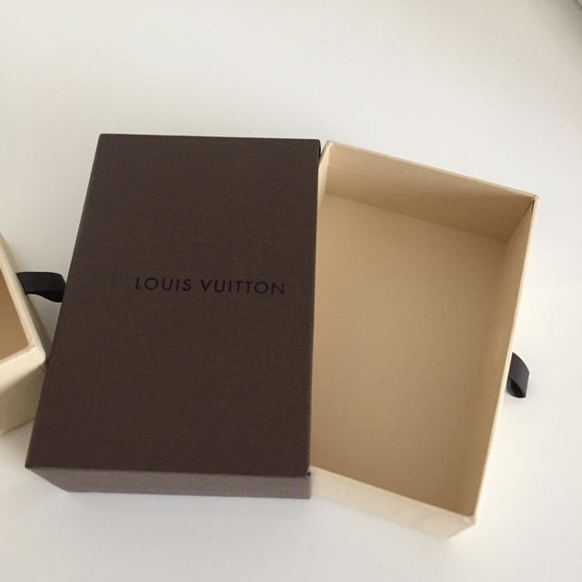 LOUIS VUITTON(ルイヴィトン)のルイヴィトン 空箱 レディースのバッグ(ショップ袋)の商品写真