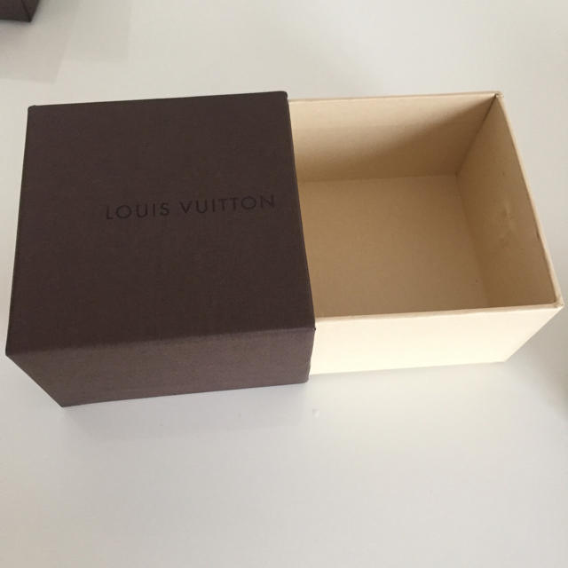 LOUIS VUITTON(ルイヴィトン)のルイヴィトン 空箱 レディースのバッグ(ショップ袋)の商品写真