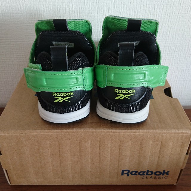 Reebok(リーボック)の新品 キッズスニーカー 12㎝ キッズ/ベビー/マタニティのベビー靴/シューズ(~14cm)(スニーカー)の商品写真
