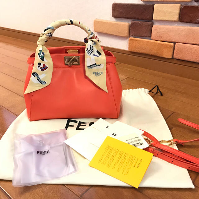 超歓迎された - FENDI フェンディ ピーカブー ショルダーバッグ
