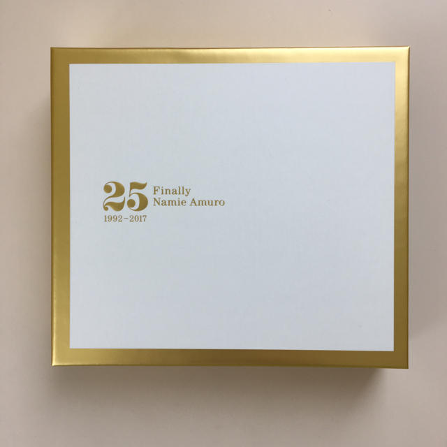 Finally  安室奈美恵ベストアルバムCD3枚組 エンタメ/ホビーのCD(ポップス/ロック(邦楽))の商品写真