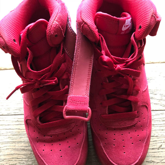 NIKE(ナイキ)のAIR Force1RED メンズの靴/シューズ(スニーカー)の商品写真