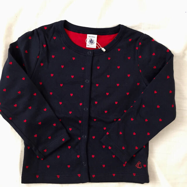 PETIT BATEAU(プチバトー)のゆん様専用☆4ans プチバトー チュビックハートモチーフカーディガン キッズ/ベビー/マタニティのキッズ服女の子用(90cm~)(カーディガン)の商品写真