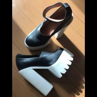 ジェフリーキャンベル(JEFFREY CAMPBELL)のJEFFERY CAMPBELL 厚底パンプス レザーサンダル(ハイヒール/パンプス)