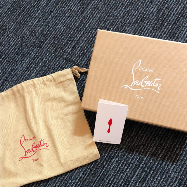 Christian Louboutin(クリスチャンルブタン)のフックンルブタン財布 (もうすぐ販売終了) レディースのファッション小物(財布)の商品写真