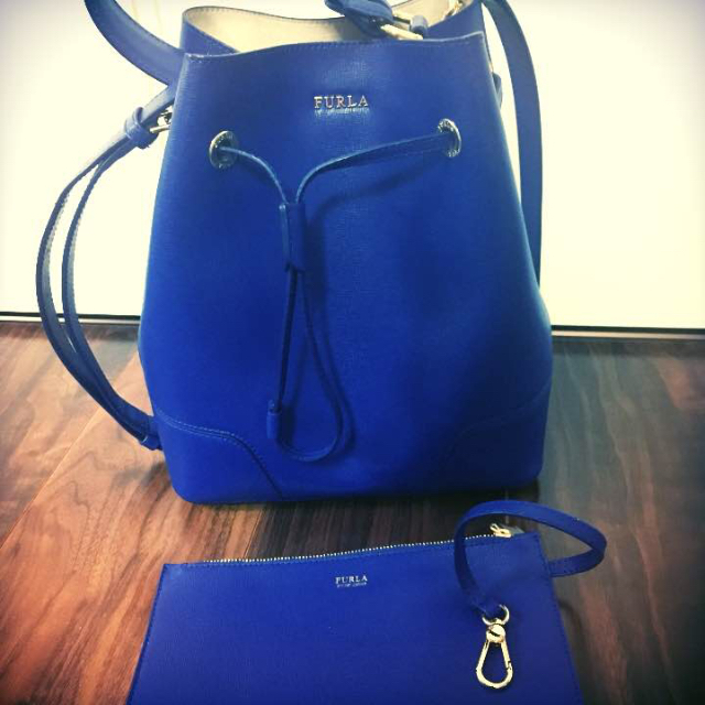 Furla(フルラ)のFURLA フルラ ブルー ショルダーバック ポーチ付き レディースのバッグ(ショルダーバッグ)の商品写真