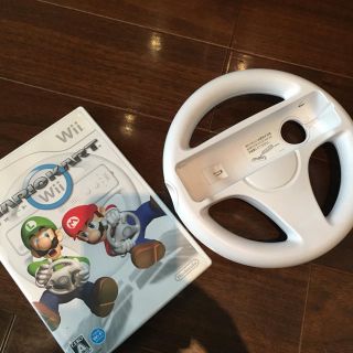 ウィー(Wii)のwii マリオカート ハンドルセット(携帯用ゲームソフト)