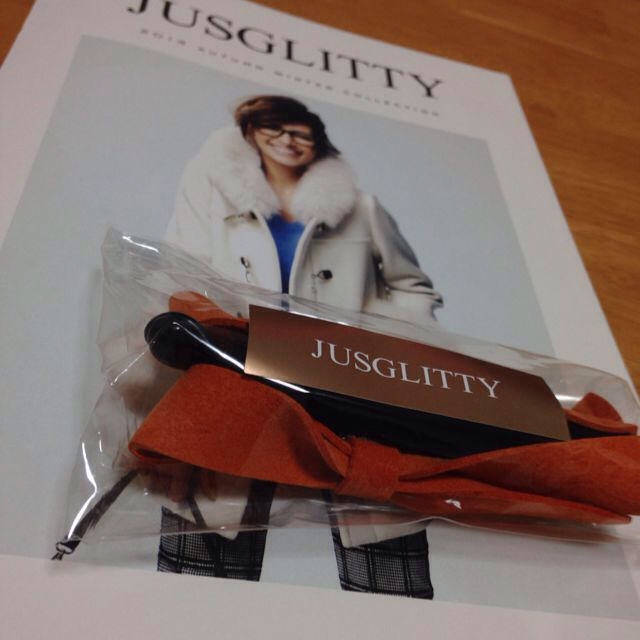 JUSGLITTY(ジャスグリッティー)のジャスグリッティー♡リボンバナナクリップ レディースのヘアアクセサリー(ヘアゴム/シュシュ)の商品写真