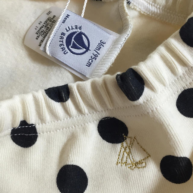 PETIT BATEAU(プチバトー)の☆SALE☆ 新品 プチバトー♡ ストレッチコットンドットカルソン 36m 95 キッズ/ベビー/マタニティのキッズ服女の子用(90cm~)(パンツ/スパッツ)の商品写真