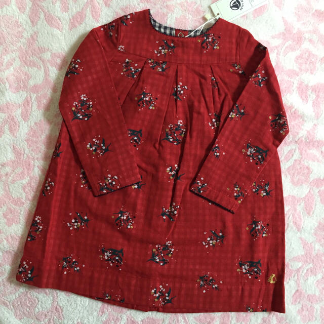 PETIT BATEAU(プチバトー)の【Haru様専用】新品 プチバトー♡チュビックフラワープリントワンピース 24m キッズ/ベビー/マタニティのベビー服(~85cm)(ワンピース)の商品写真