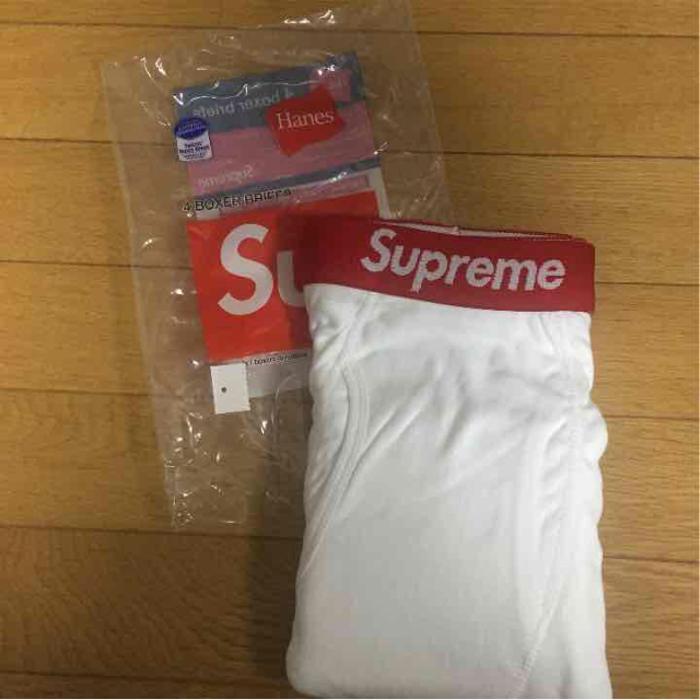 Supreme(シュプリーム)の当日発送可 男女兼用‼️Supreme ボクサー 白 レディースのトップス(Tシャツ(半袖/袖なし))の商品写真