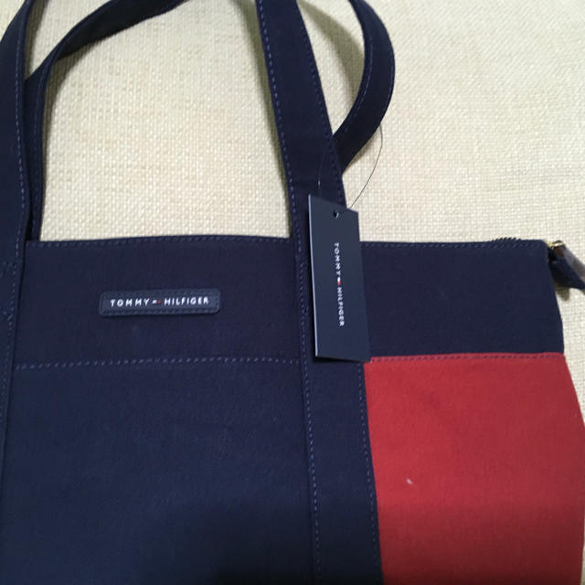 TOMMY HILFIGER(トミーヒルフィガー)のTOMMY HILFIGERキャンパス生地トートバッグ 未使用 レディースのバッグ(トートバッグ)の商品写真