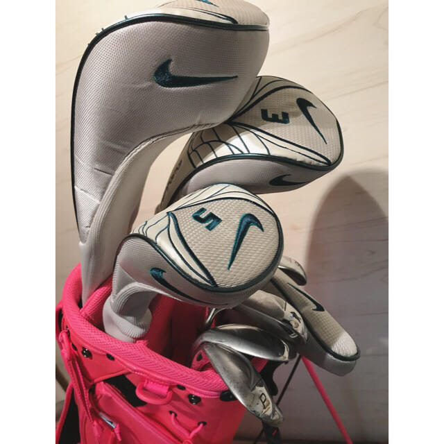 NIKE(ナイキ)のNIKE ナイキ ゴルフ セット キャディバッグ付き レディース スポーツ/アウトドアのゴルフ(バッグ)の商品写真