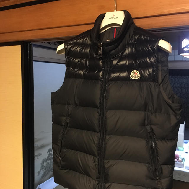 MONCLER(モンクレール)のモンクレールデュプレス メンズのジャケット/アウター(ダウンベスト)の商品写真