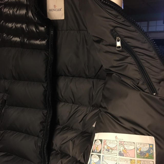 MONCLER(モンクレール)のモンクレールデュプレス メンズのジャケット/アウター(ダウンベスト)の商品写真