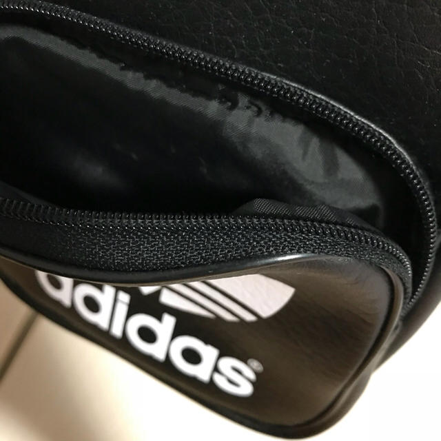 adidas(アディダス)のadidas サコッシュ・ショルダーバック レディースのバッグ(ボディバッグ/ウエストポーチ)の商品写真