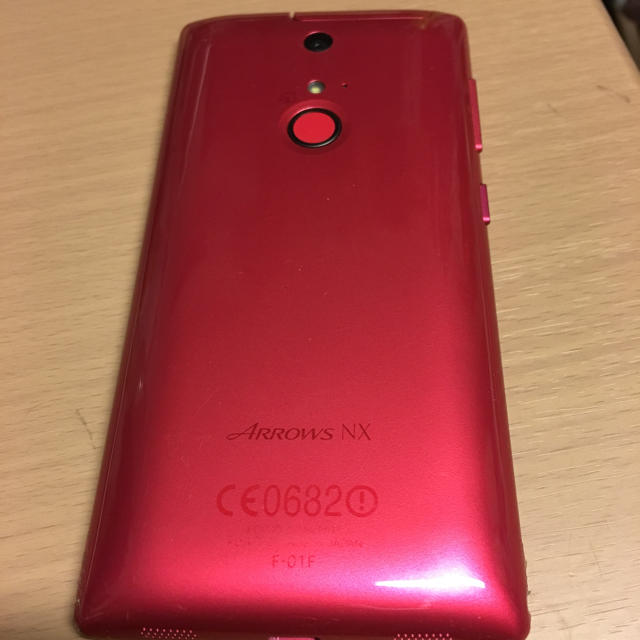 Arrows NX F-01F 本体 スマホ/家電/カメラのスマートフォン/携帯電話(スマートフォン本体)の商品写真