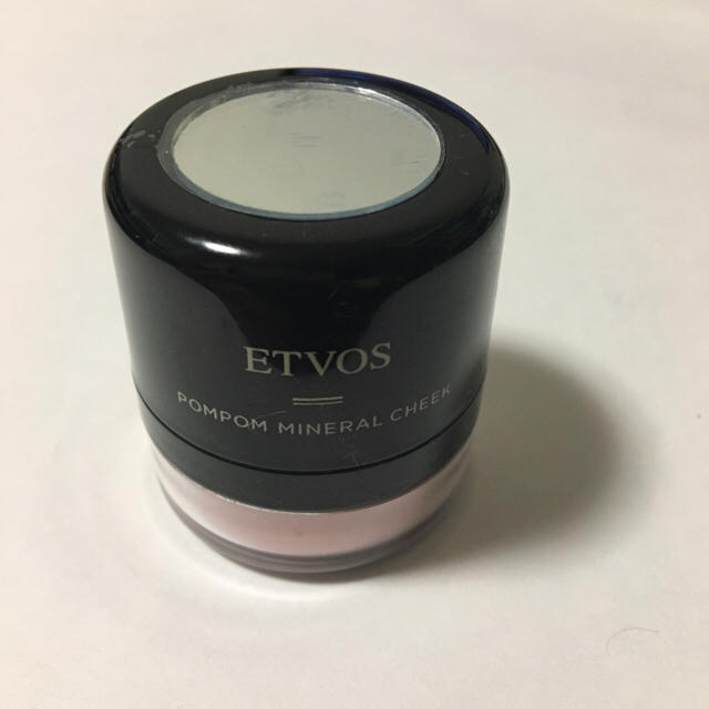ETVOS(エトヴォス)のほぼ未使用！エトヴォス❤ポンポンチーク ローズ コスメ/美容のベースメイク/化粧品(チーク)の商品写真