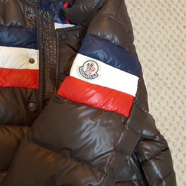 MONCLER(モンクレール)のlaco様専用MONCLER menuire モンクレールキッズ　128㎝　8Y キッズ/ベビー/マタニティのキッズ服男の子用(90cm~)(ジャケット/上着)の商品写真