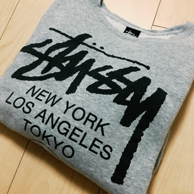 STUSSY - STUSSY 定番ロゴトレーナー グレー Mサイズ ステューシーの通販 by M｜ステューシーならラクマ