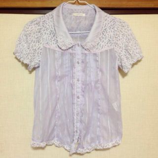 アクシーズファム(axes femme)のaxes☆お花レースとビジュー付ブラウス(シャツ/ブラウス(半袖/袖なし))