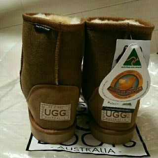 オーストラリア製　UGG　コンチョ　ベリーボタン　US7　INK色