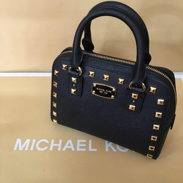 未使用品　MICHAEL KORS　 マイケルコース　ショルダーバッグ ブラック スタッズ