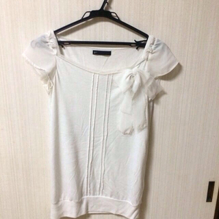 フェリシモ(FELISSIMO)の白トップス(Tシャツ(半袖/袖なし))
