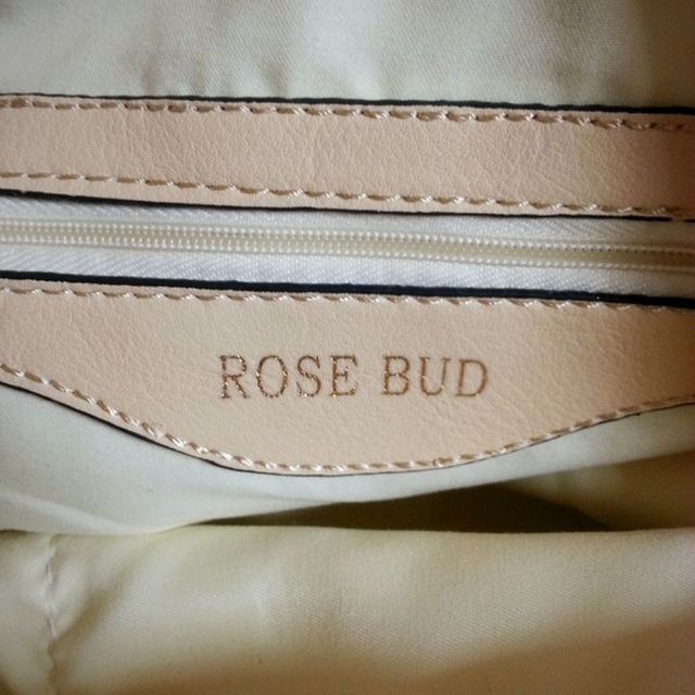 ROSE BUD(ローズバッド)の【新品】ROSE BUD フリンジ ビニール トートバッグ オレンジ ポーチ付 レディースのバッグ(ハンドバッグ)の商品写真