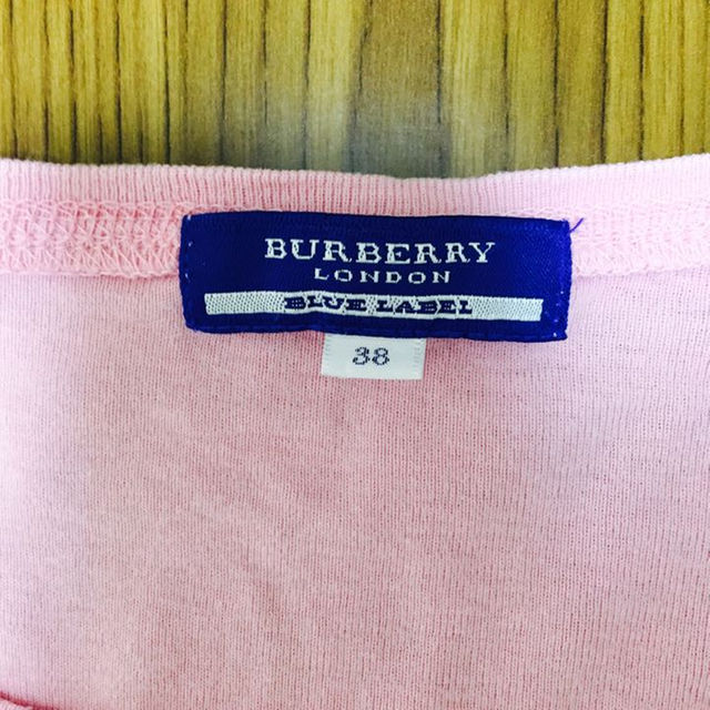 BURBERRY BLUE LABEL(バーバリーブルーレーベル)のバーバリーブルーレーベル♡ピンクロゴTシャツ 日本製 レディースのトップス(その他)の商品写真