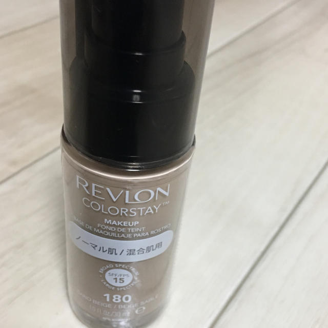 REVLON(レブロン)のREVLON リキッドファンデーション コスメ/美容のベースメイク/化粧品(ファンデーション)の商品写真