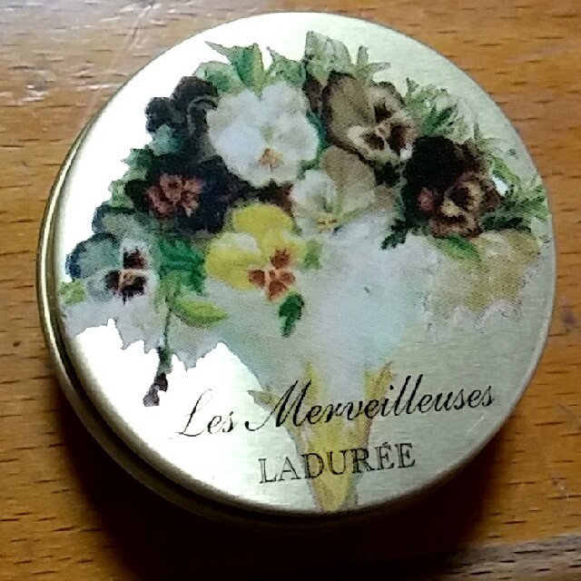 Les Merveilleuses LADUREE(レメルヴェイユーズラデュレ)のレ・メルヴェイユーズ ラデュレ
 使用済みリップ バーム 
 コスメ/美容のベースメイク/化粧品(リップグロス)の商品写真