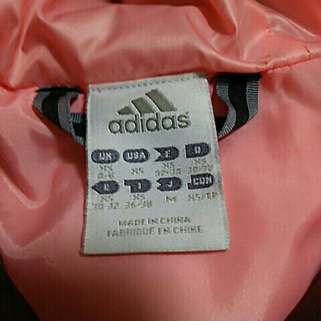 adidas(アディダス)のダウンジャケット レディースのジャケット/アウター(ダウンジャケット)の商品写真