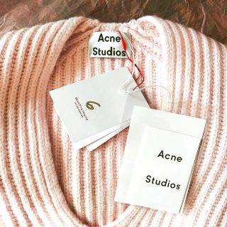 ビューティアンドユースユナイテッドアローズ(BEAUTY&YOUTH UNITED ARROWS)の新品✨Acne Studios✨デボラ❤️限定カラー🌸レアカラー✨ROKU (ニット/セーター)