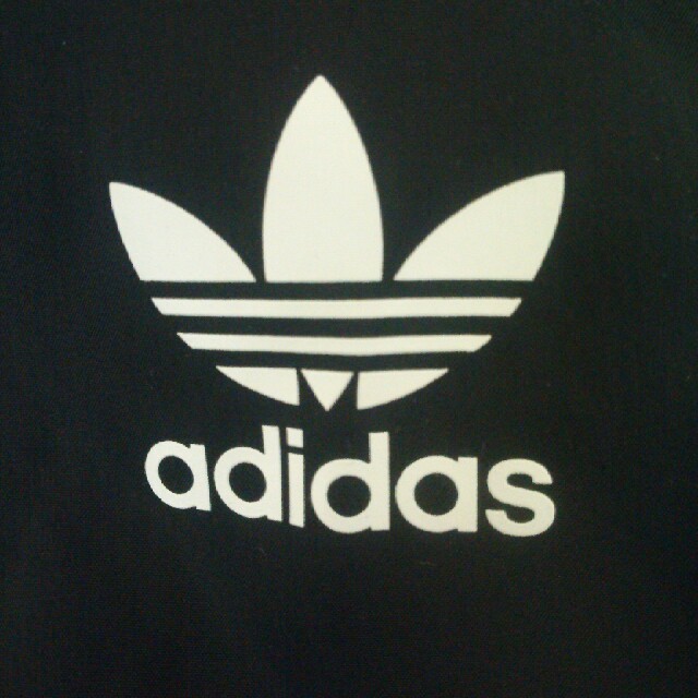 adidas(アディダス)の★アディダスoriginalsリバーシブルジャンパー★ レディースのジャケット/アウター(ブルゾン)の商品写真