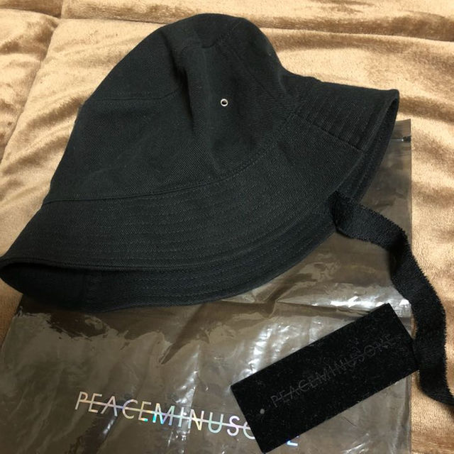 Peaceminusone バケットハット gd着用