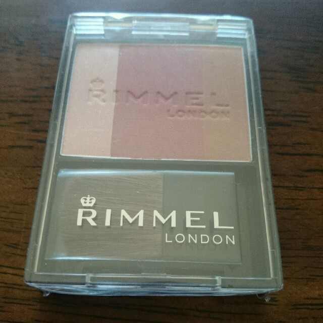 RIMMEL(リンメル)のスリーインワンモデリングフェイスブラッシュ コスメ/美容のベースメイク/化粧品(チーク)の商品写真