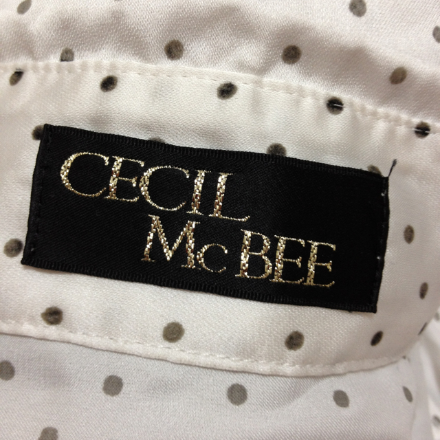 CECIL McBEE(セシルマクビー)のCECIL♡水玉シャツ(送料込み) レディースのトップス(シャツ/ブラウス(長袖/七分))の商品写真