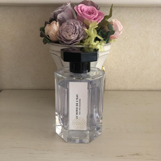 L'Artisan Parfumeur(ラルチザンパフューム)のL'artisan parfumeur Au Bord De L'Eau. コスメ/美容の香水(香水(女性用))の商品写真