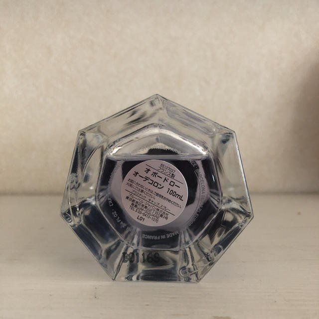 L'Artisan Parfumeur(ラルチザンパフューム)のL'artisan parfumeur Au Bord De L'Eau. コスメ/美容の香水(香水(女性用))の商品写真