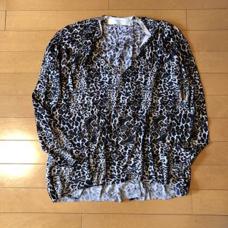 ザラ(ZARA)の〔美品〕ZARA ザラ サイズL ヒョウ柄カットソー(カットソー(長袖/七分))