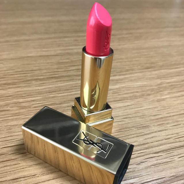 Yves Saint Laurent Beaute(イヴサンローランボーテ)のイブサンローラン ルージュ ピュールクチュール No.52 コスメ/美容のベースメイク/化粧品(口紅)の商品写真