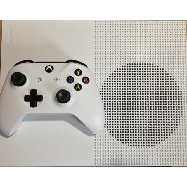 Microsoft(マイクロソフト)のxbox one  s 本体 500GB エンタメ/ホビーのゲームソフト/ゲーム機本体(家庭用ゲーム機本体)の商品写真