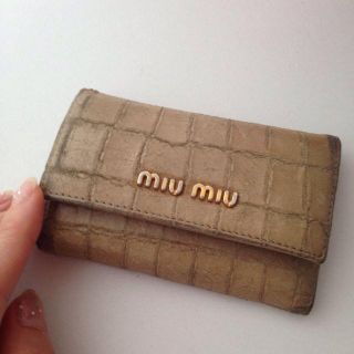 ミュウミュウ(miumiu)のミュウミュウキーケース^ - ^(キーホルダー)